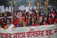 Frauen demonstrieren anlässlich des Internationalen Tages gegen Gewalt an Frauen in Bangladesch. - © Md Mehedi Hasan/ZUMA Press Wire/dpa