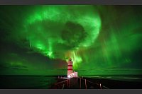 Grünes Leuchten - Nordlicht in Island - © Owen Humphreys/PA Wire/dpa