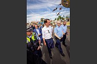 Mehr Polizei, mehr Kontrollen: Wüst und Reul bei Volksfest - © Ralph Sondermann/Land NRW/dpa