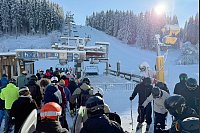 Das strahlend sch&ouml;ne Sonntagswetter wurde von vielen Freizeitsportlern genutzt. - &copy; Wolf von Dewitz/dpa