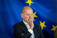 Der geschäftsführende Bundeskanzler Olaf Scholz besucht EU-Projekttag - © Soeren Stache/dpa