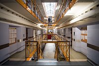 Bislang hat das Gef&auml;ngnis 881 Haftpl&auml;tze. (Archivfoto) - &copy; picture alliance / Bernd Thissen/dpa