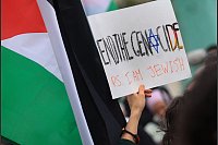 "End the Genocide, PS. I am jewish" - propalästinensische Demo in München - © Karl-Josef Hildenbrand/dpa
