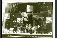 1988 sah so das Schaufenster bei Biesemeier aus. - © Archiv Biesemeier