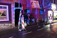 Der Wagen fuhr ein ein Ladengeschäft auf der Westerbachstraße in Höxter - © Simone Kube