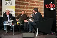 Hans Ulrich Braun, Leiter der Forstverwaltung des Landesverbandes Lippe (links) und Waldberater für den Bund Dr. Ralf Petercord - © Bernhard Preuss