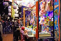 Bunte Lichter, viele Leckereien und schwungvolle Karusselfahrten - das ist die Andreasmesse 2025 - © Nicole Ellerbrake