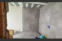 Blick ins künftige Badezimmer - das entsteht allerdings im Anbau und nicht direkt in der alten Bonbonfabrik. - © Kathrin Weege