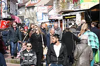 Am Wochenende schlenderten zahlreiche Menschen &uuml;ber den Fr&uuml;hjars-Markt in Lage - &copy; Sandra Castrup