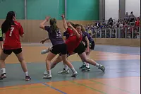 Die Handballerinnen des Hermann-Vöchting-Gymnasiums haben es in die Endrund von "Jugend trainiert für Olympia" geschafft. - © Dominic Behde