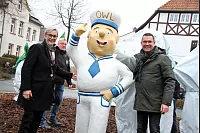 Impressionen von der Eröffnung des Karneval-Kreisverkehrs in Steinheim. - © Madita Schellenberg
