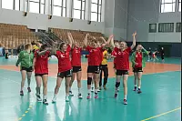 Die Handballerinnen des Hermann-Vöchting-Gymnasiums haben es in die Endrund von "Jugend trainiert für Olympia" geschafft. - © Dominic Behde