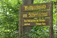 Wandern zum Lippischen Velmerstot und am Silberbach entlang. - © Janet König