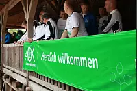 Startklar: Beim achten AOK-Firmenlauf haben zahlreiche Sportler dem Regen getrotzt. - © Yvonne Glandien
