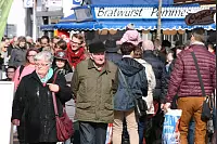 Am Wochenende schlenderten zahlreiche Menschen &uuml;ber den Fr&uuml;hjars-Markt in Lage - &copy; Sandra Castrup