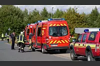 Rund 60 Kräfte der Feuerwehr sind bei dem ABC-Einsatz vor Ort. - © Blaulichtfotografen
