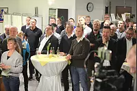 Gespannt erwarten die Zuschauer die Auslosung. - © Vera Gerstendorf-Welle