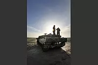 Soldaten auf dem Leopard 2 - © Vera Gerstendorf-Welle