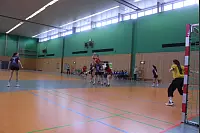 Die Handballerinnen des Hermann-Vöchting-Gymnasiums haben es in die Endrund von "Jugend trainiert für Olympia" geschafft. - © Dominic Behde