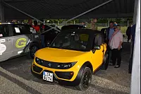 WAVE-TROPHY 2016 - Größte E-Automobilrallye tankt in Dörentrup auf.
Weltrekord mit den meisten zeitgleich aufgeladenen Elektrofahrzeugen mit erneuerbaren Energien geschafft. Viele verschiedene E-Fahrzeuge wurden präsentiert. - © Tanja Watermann