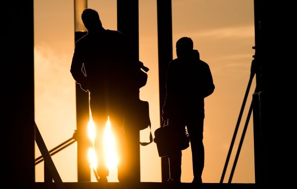 Gut ausgebildete Fachkräfte haben weiter gute Karte am Arbeitsmarkt - sollten sich aber flexibel und kompromissbereit zeigen. - © Julian Stratenschulte/dpa/dpa-tmn