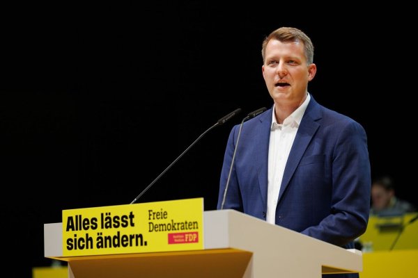 FDP-Landesparteichef Höne will über seinen nordrhein-westfälischen Verband hinaus Verantwortung bei den Liberalen übernehmen. (Archivbild) - © Friso Gentsch/dpa