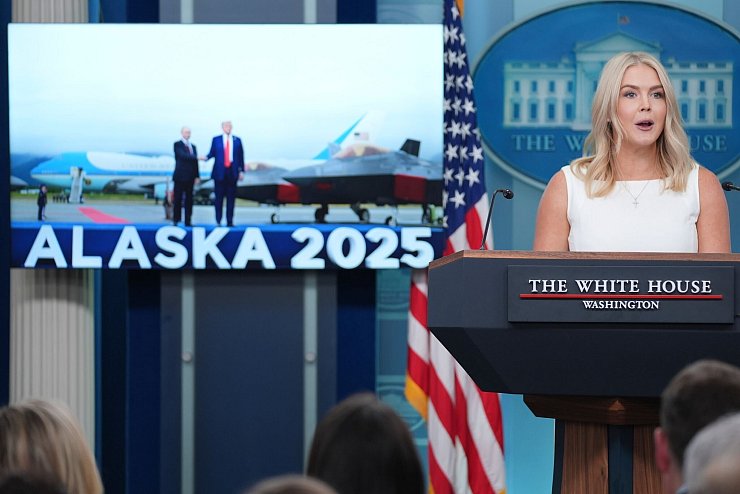 Trumps Sprecherin bekräftigte, dass Putin einem Treffen mit Selenskyj zugestimmt habe. - © Evan Vucci/AP/dpa