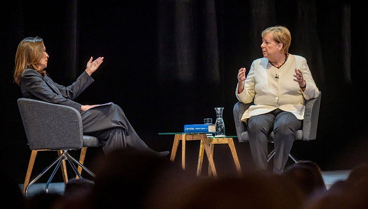 «Genug war genug», sagt Merkel. - © Michael Kappeler/dpa-Pool/dpa