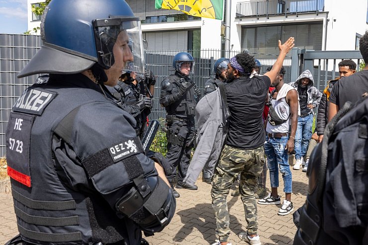 Die gewaltsamen Proteste richteten sich gegen Veranstaltungen in Zusammenhang mit Eritrea. (Archivbild) - © Helmut Fricke/dpa
