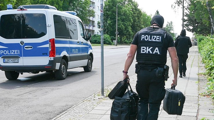 Am Dienstag veranlasste der Generalbundesanwalt in Halle einen Polizeieinsatz. - © Heiko Rebsch/dpa