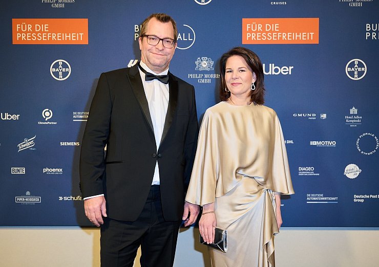 Baerbock und ihr Mann Daniel Holefleisch gaben im November die Trennung bekannt. (Archivbild) - © Annette Riedl/dpa