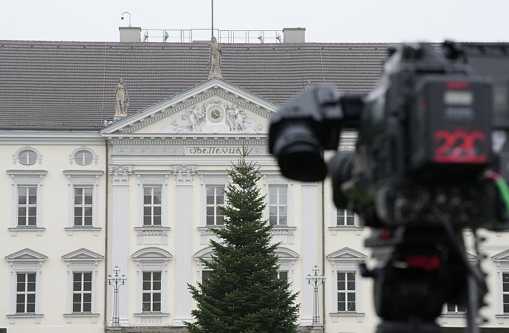 Bundespräsident Steinmeier hat die Auflösung des Bundestags bekannt gegeben. - © Sören Stache/dpa