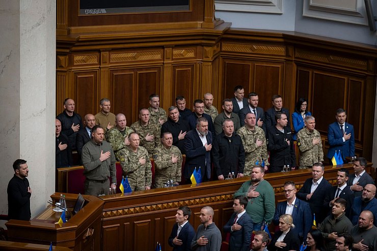 Der ukrainische Präsident Wolodymyr Selenskyj hat im Parlament seinen «Siegesplan» zur Beendigung des Krieges mit Russland vorgestellt. - © Press Service Of The President O/Press Service Of The President Of Ukraine/AP