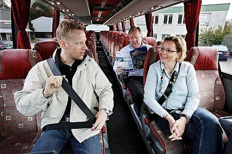 Anschnallen im Bus - © Kreis Lippe