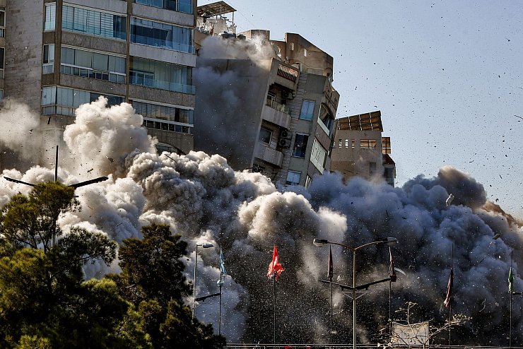Israel fliegt weiterhin Luftangriffe auf den Libanon. - © Marwan Naamani/ZUMA Press Wire/dpa
