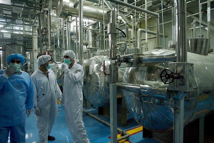 Der Iran streitet ab, Atomwaffen bauen zu wollen. - © Abedin Taherkenareh/epa/dpa