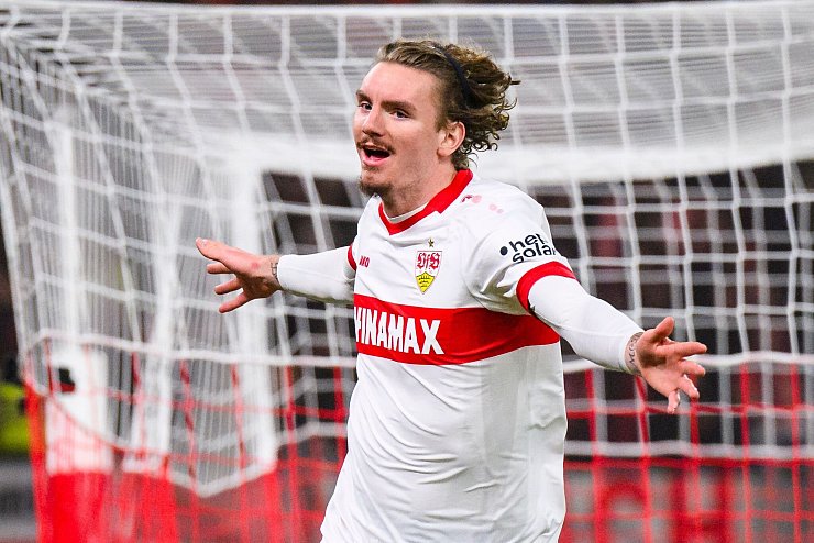 Nick Woltemade lässt die VfB-Fans jubeln. - © Tom Weller/dpa
