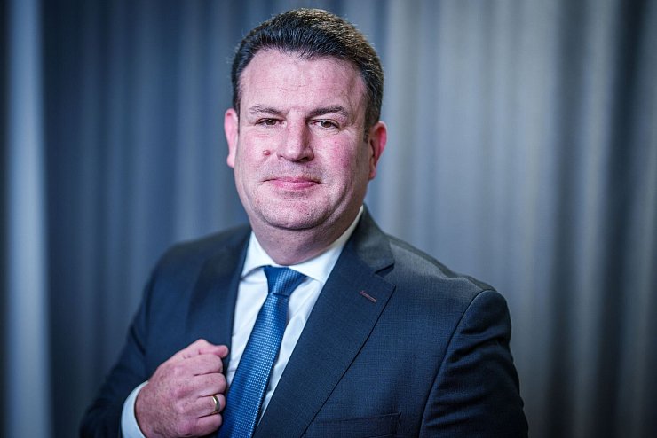 Bundesarbeitsminister Heil will auch bei der aktuell ungünstigen Wirtschaftslage entschlossen Wahlkampf machen. - © Michael Kappeler/dpa