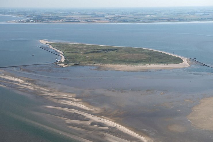 Die unbewohnte Vogelschutzinsel Minsener Oog mitten im Nationalpark Wattenmeer darf nicht betreten werden. (Archivbild) - © Sina Schuldt/dpa