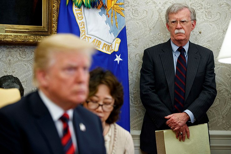 John Bolton war Trumps Berater, jetzt sind sie zerstritten. (Archivbild) - © Evan Vucci/AP/dpa