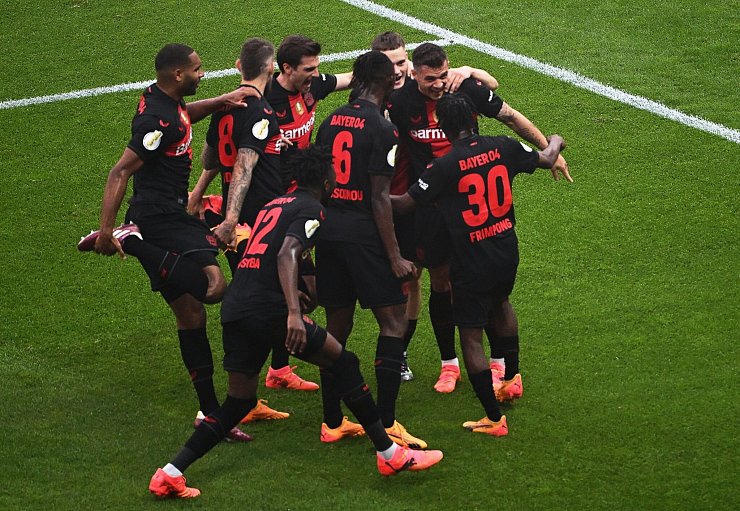 Der deutsche Meister setzte sich im Finale gegen Kaiserslautern trotz langer Unterzahl mit 1:0 durch. - &copy; Sebastian Christoph Gollnow/dpa