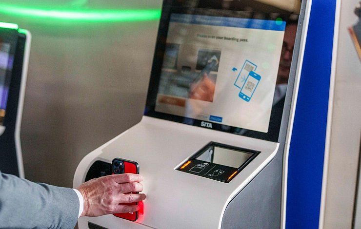 Ryanair macht Schluss mit Papier. (Archivbild) - © Andreas Arnold/dpa