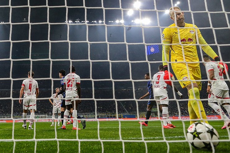 Konnte die erneute Niederlage von RB Leipzig nicht verhindern: Torwart Peter Gulacsi. - © Jan Woitas/dpa