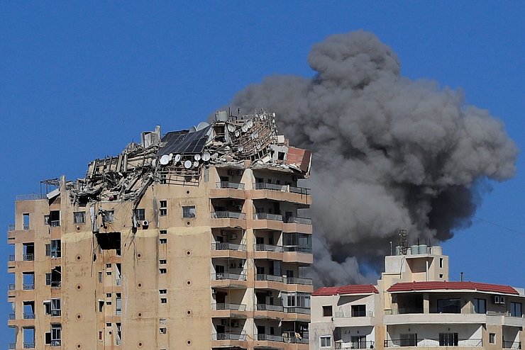 Israel greift weiter die Hisbollah im Libanon an. - © Mohammad Zaatari/AP