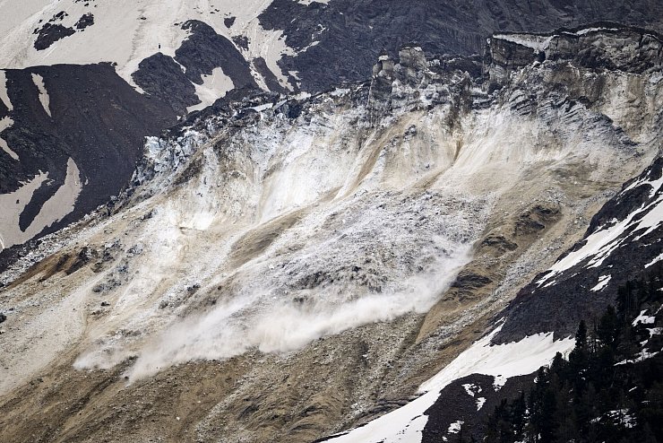 Hoch in den Bergen ging die Katastrophe los. - © Jean-Christophe Bott/KEYSTONE/dpa