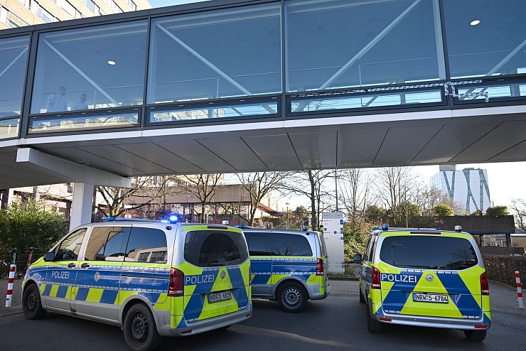 Polizist schießt Mann in Düsseldorfer Uni-Klinik nieder: Wegen Betrugsfall in der Klinik - © Federico Gambarini/dpa
