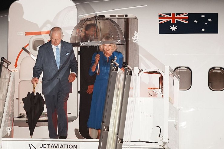 Zuletzt landete 2011 ein australisches Staatsoberhaupt in Australien - damals war es Charles\\\' Mutter Queen Elizabeth II. - © Aaron Chown/PA Wire/dpa