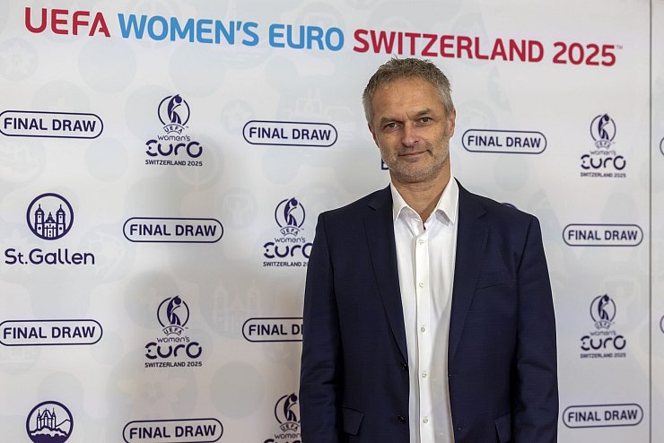 Erstes Turnier mit den DFB-Frauen: Christian Wück. - © Salvatore Di Nolfi/KEYSTONE/dpa