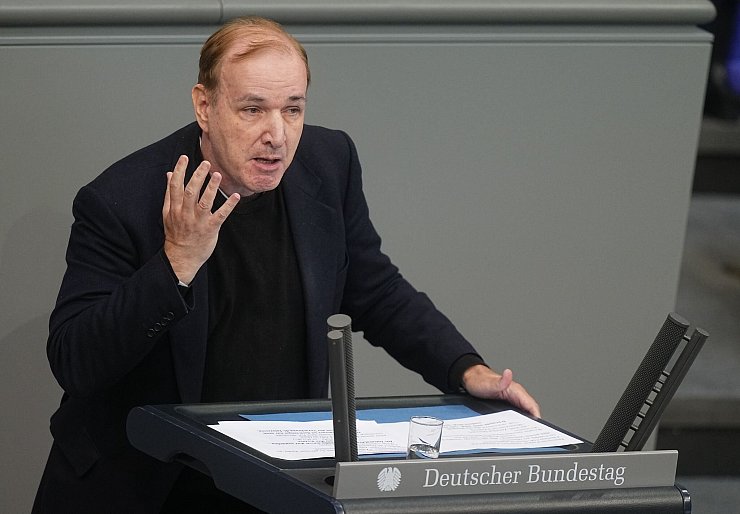 Der innenpolitische Sprecher der AfD-Fraktion, Gottfried Curio, wünscht forderte ein «Moratorium bei der Einbürgerung». - © Michael Kappeler/dpa