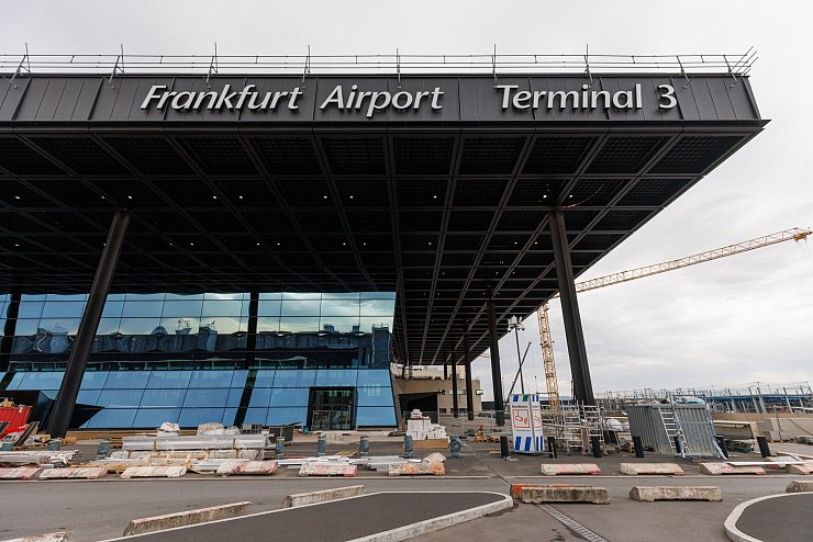 Der Rohbau des neuen Terminal 3 in Frankfurt steht. - © Lando Hass/dpa